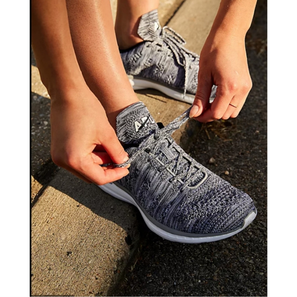 APL Techloom Pro Sneakers Womens 9 Heather Grey